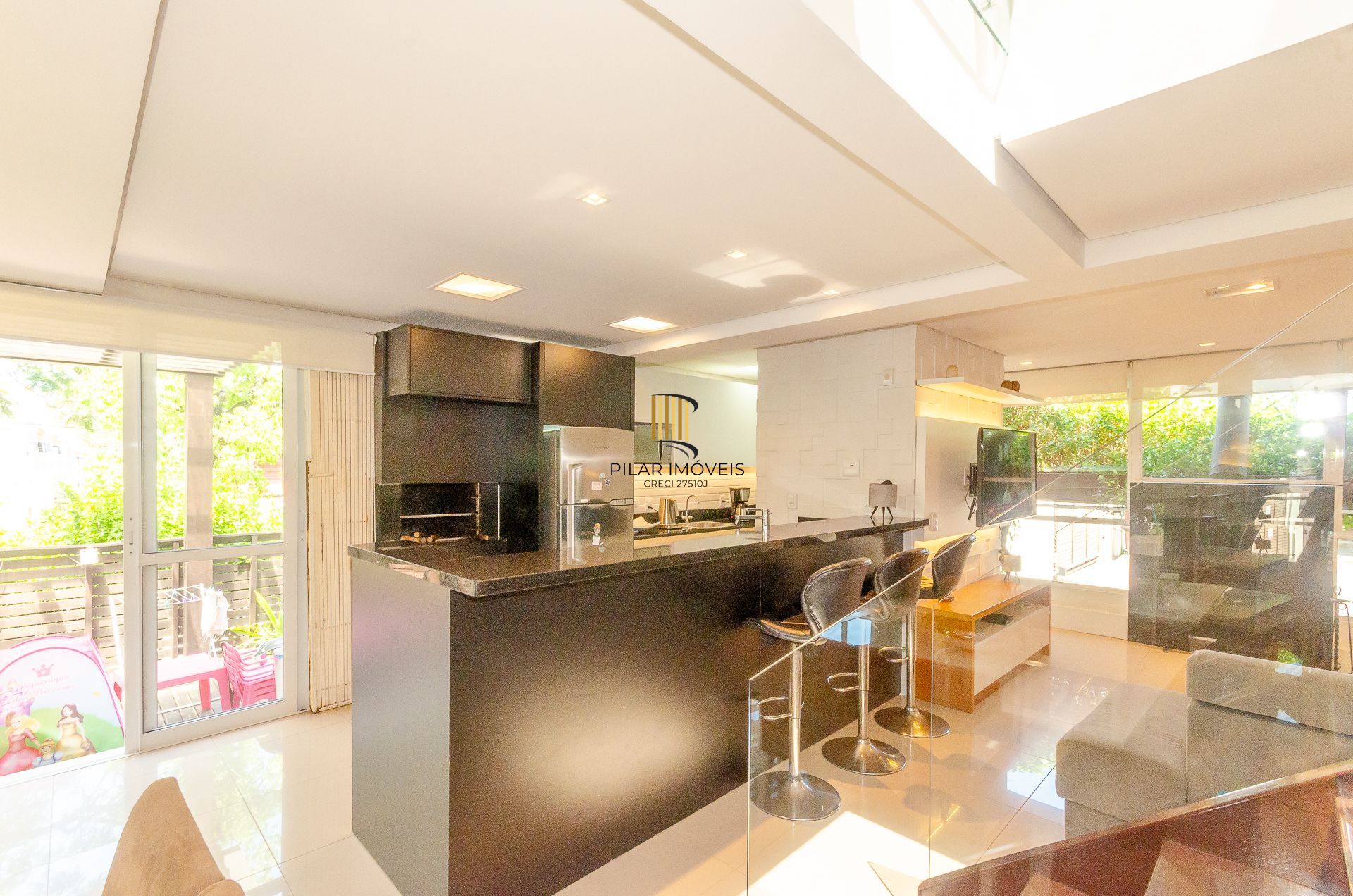 Casa de Condomínio em Porto Alegre, RS - Casa com 3 Suítes Plenas