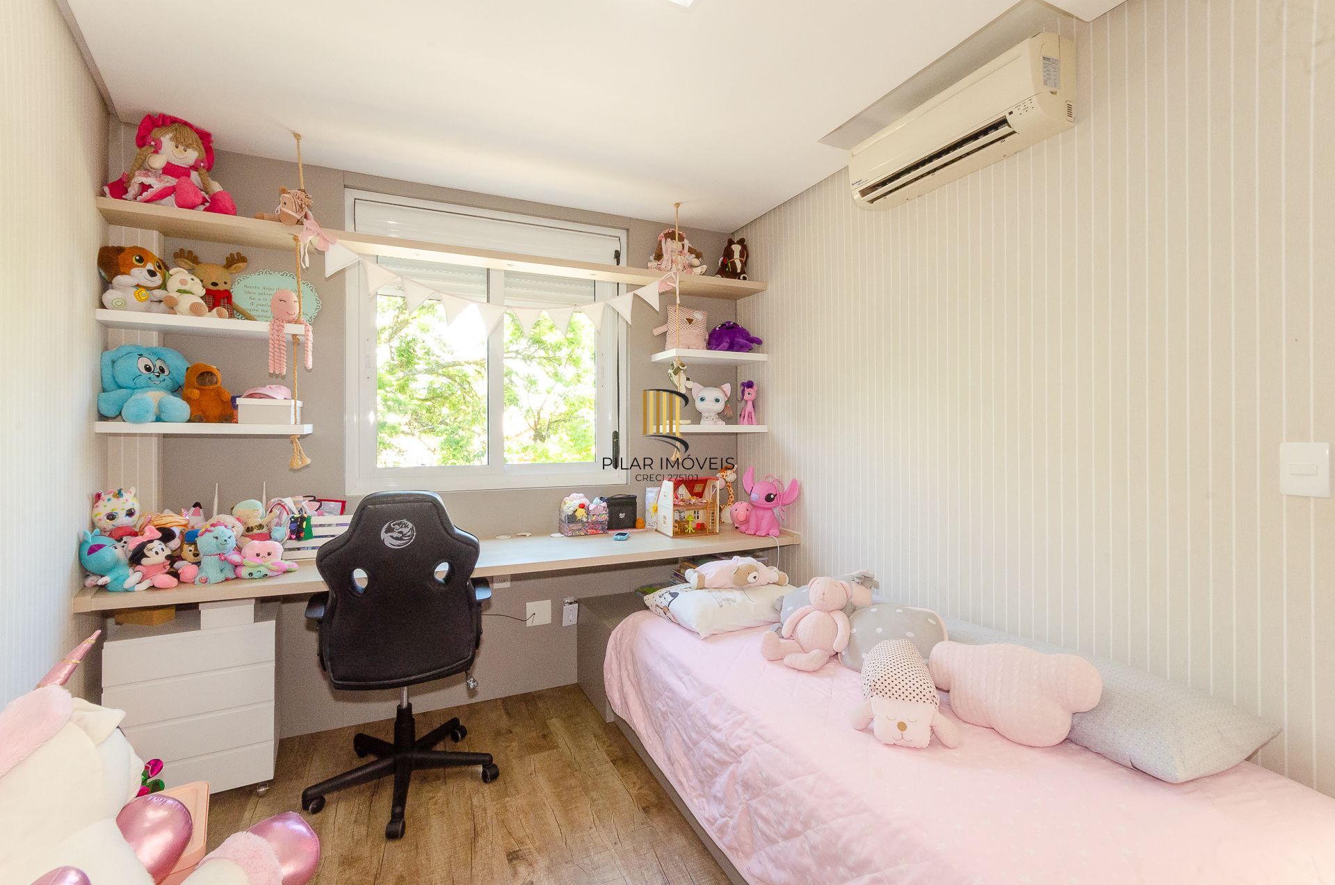 Casa de Condomínio em Porto Alegre, RS - Casa com 3 Suítes Plenas