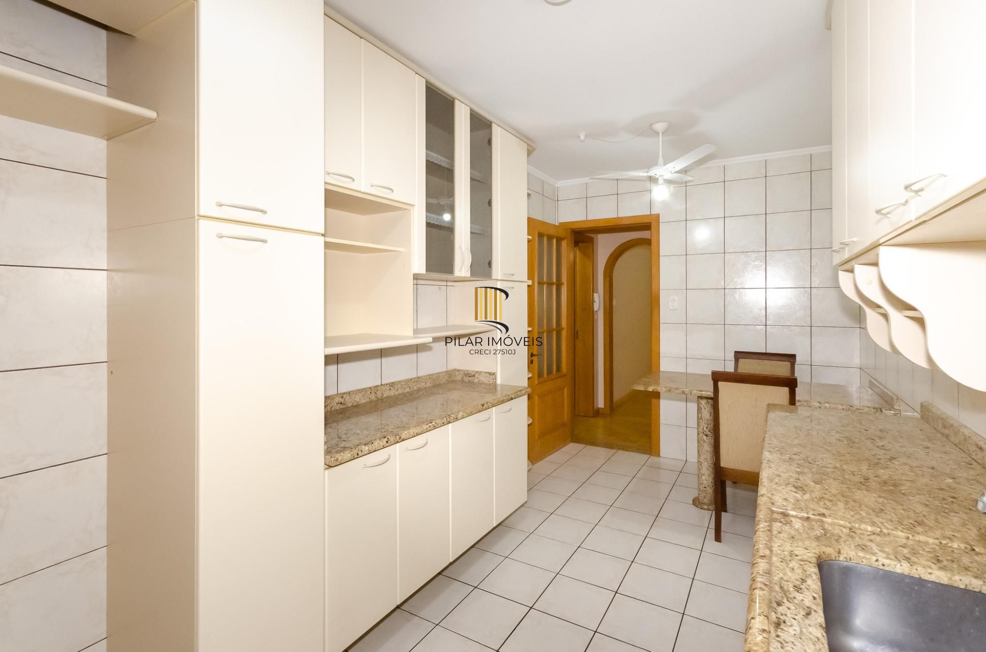 Edifício Ione Apartamento 3 dormitórios no Bairro Petrópolis
