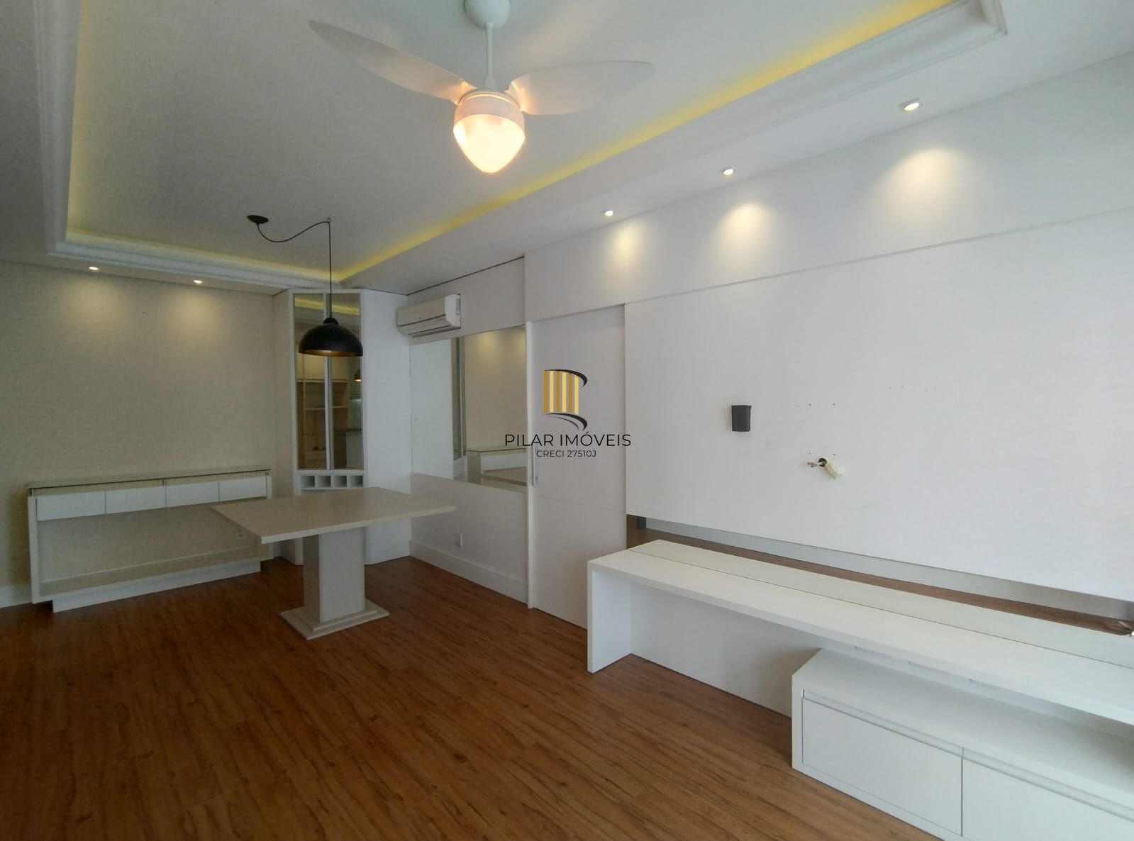 APARTAMENTO SEMIMOBILIADO - VENDA/ALUGUEL (R$3.000,00 + TX) NO CENTRO DE CANOAS!