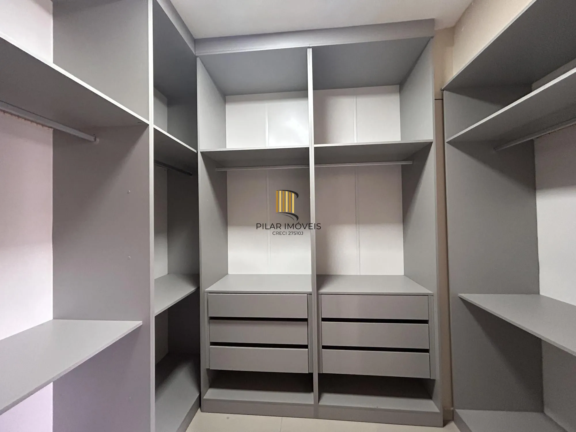 Cobertura Duplex à venda / aluguel (R$11.900,00 + taxas) no Centro de Canoas com piscina