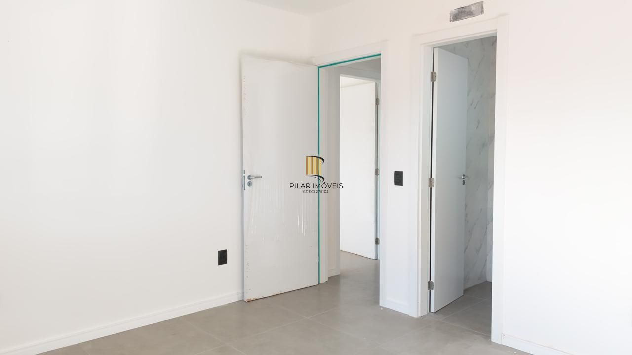 Oportunidade! 2 Dorms (1 Suíte) | Garagem 2 Carros | Excelente Localização em Canoas