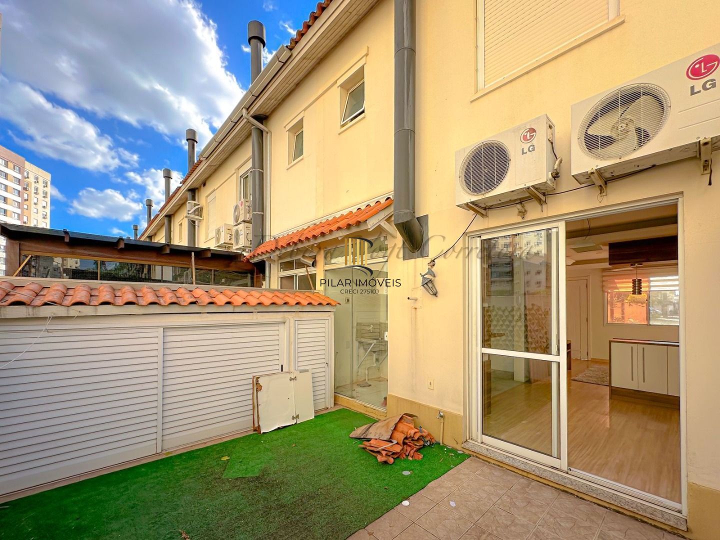 Sobrado com 2 dormitórios à venda no bairro Marechal Rondon em Canoas