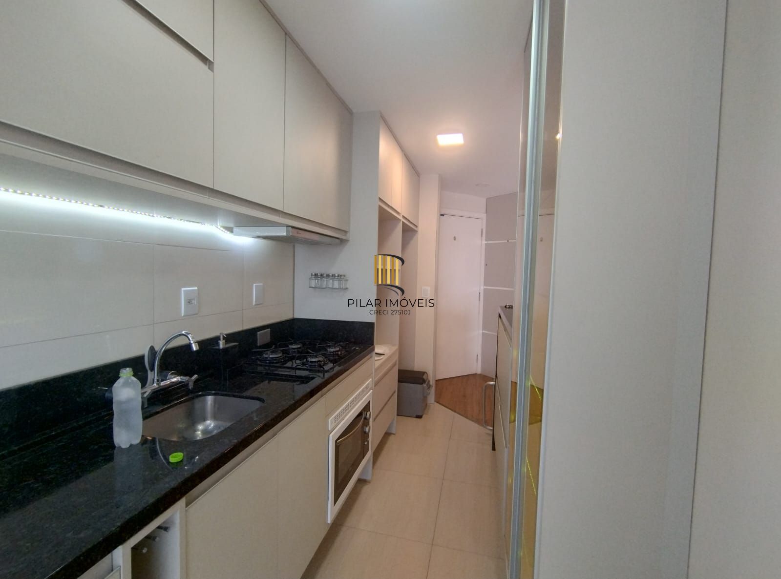 APARTAMENTO SEMIMOBILIADO - VENDA/ALUGUEL (R$3.000,00 + TX) NO CENTRO DE CANOAS!
