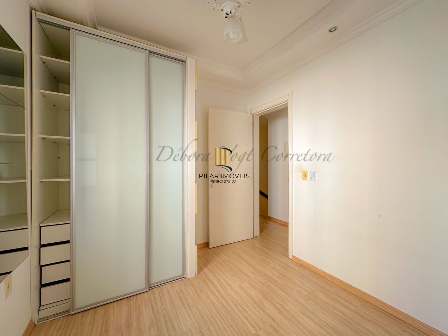 Sobrado com 2 dormitórios à venda no bairro Marechal Rondon em Canoas