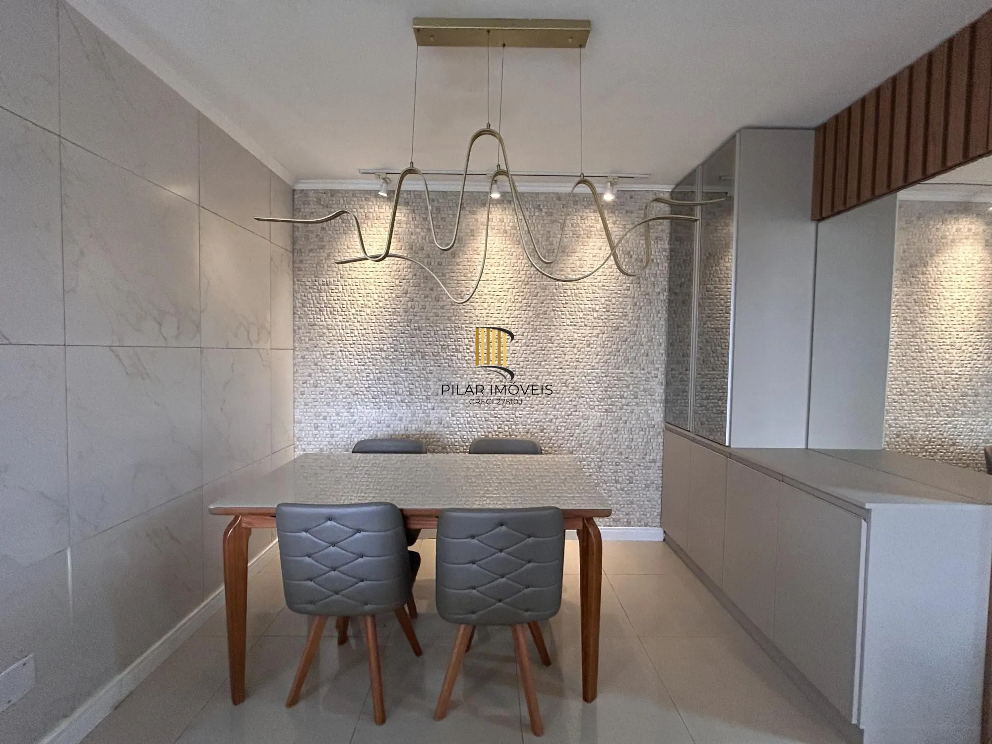 Cobertura Duplex à venda / aluguel (R$11.900,00 + taxas) no Centro de Canoas com piscina