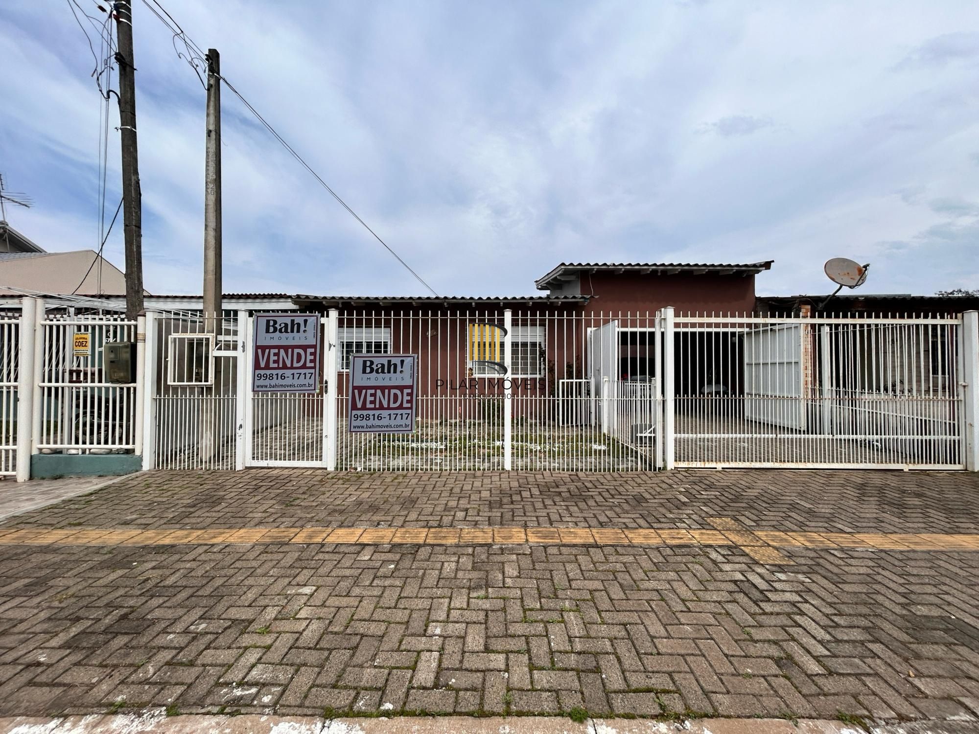 CASA TÉRREA - 4 DORMITÓRIOS - BAIRRO HARMONIA - CANOAS / RS