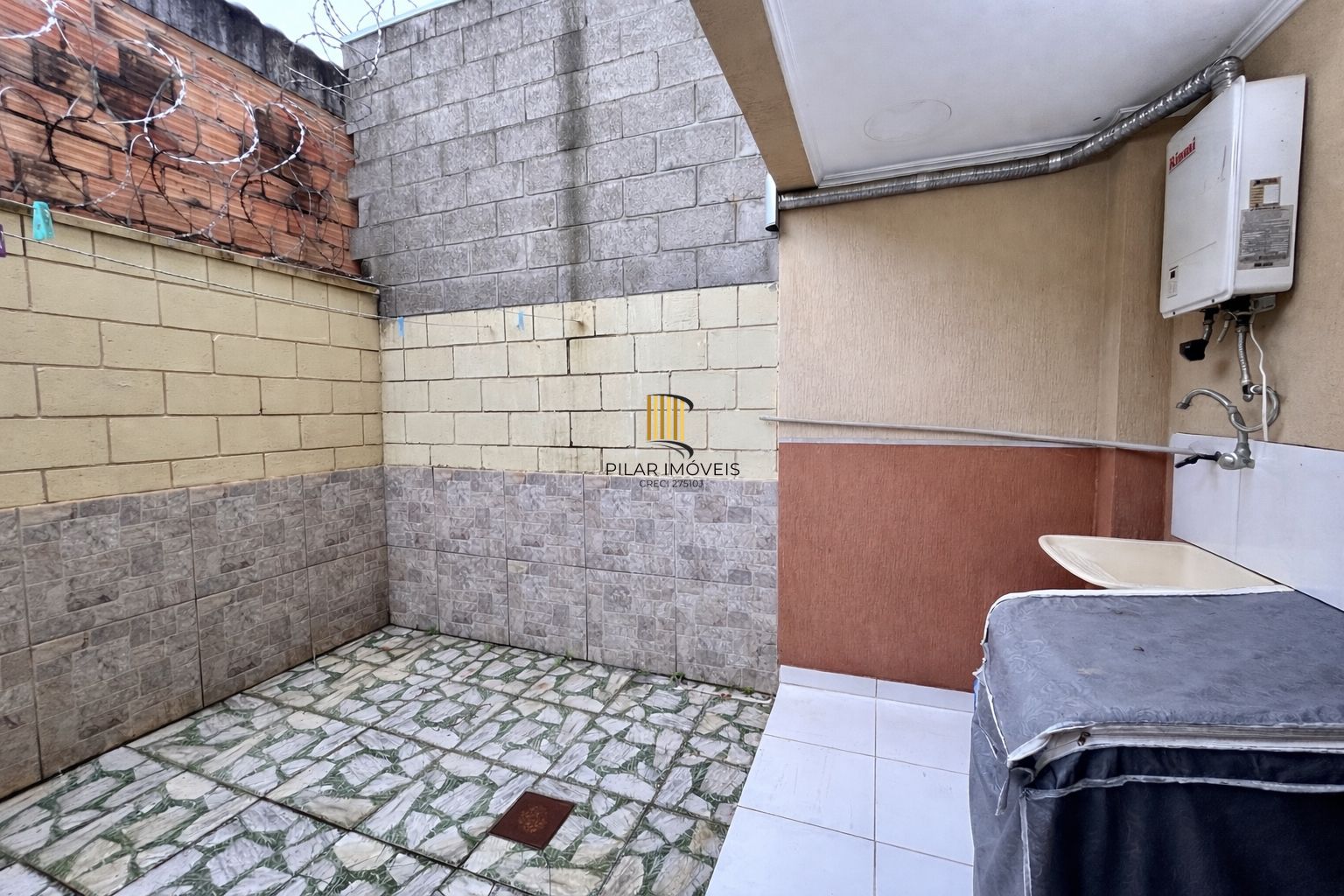 Sobrado à venda  / aluguel R$3.100,00+taxas - Bairro Harmonia / Canoas - RS