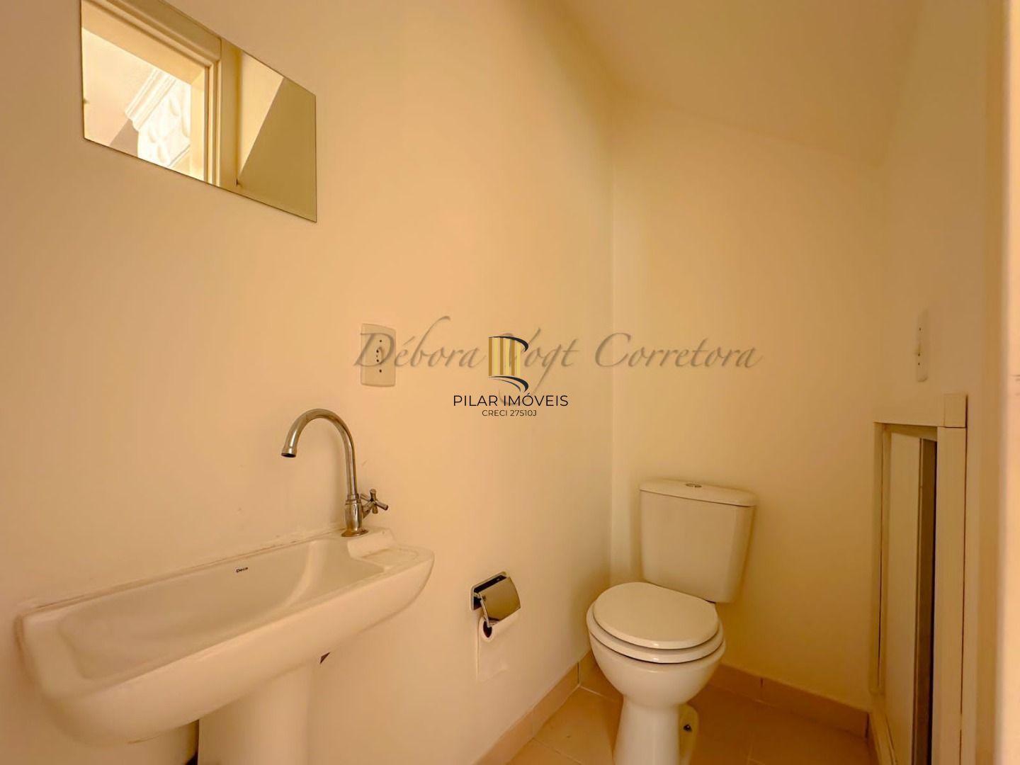 Sobrado com 2 dormitórios à venda no bairro Marechal Rondon em Canoas