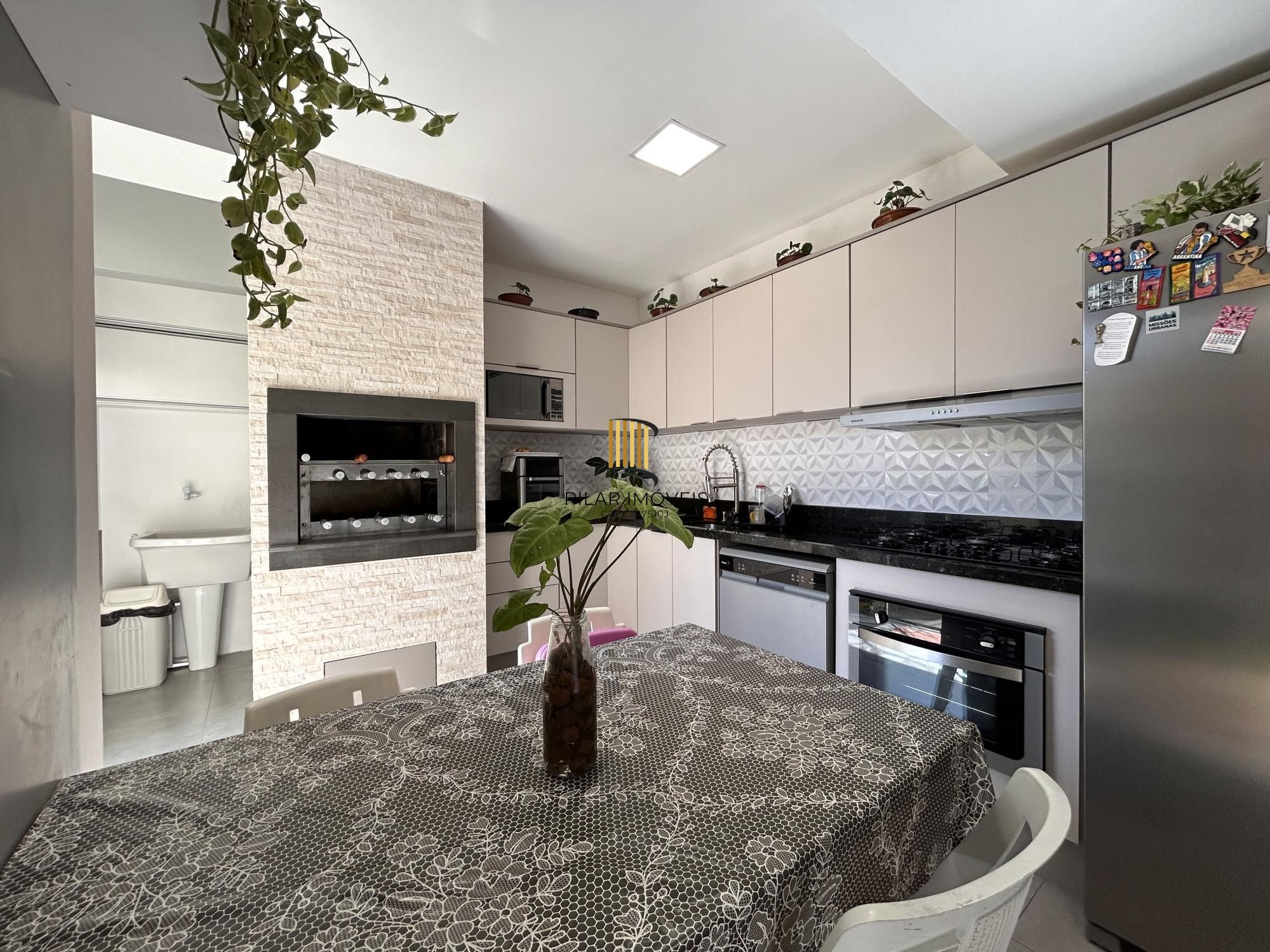 Sobrado à venda - Bairro Harmonia / Canoas - RS - Pilar Imóveis