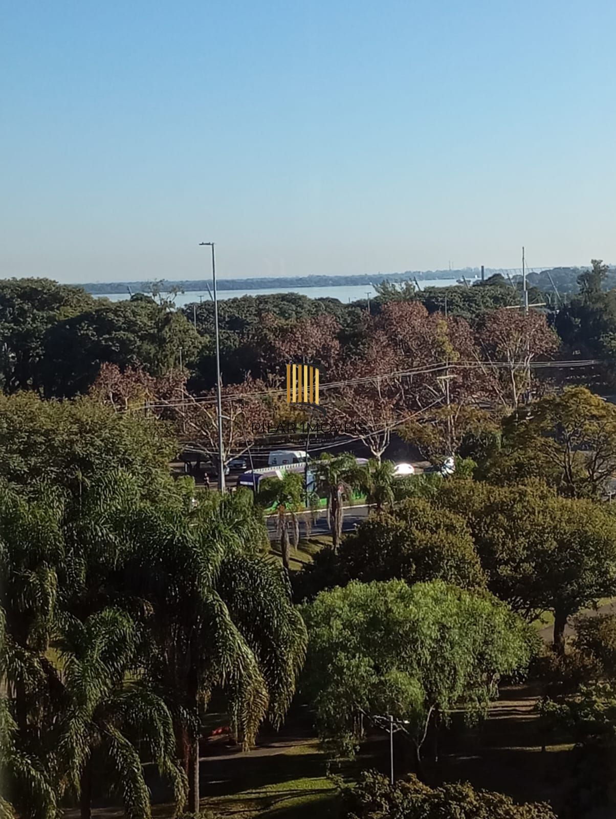 CLÍNICA DECORADA COM VISTA PARA O GUAÍBA