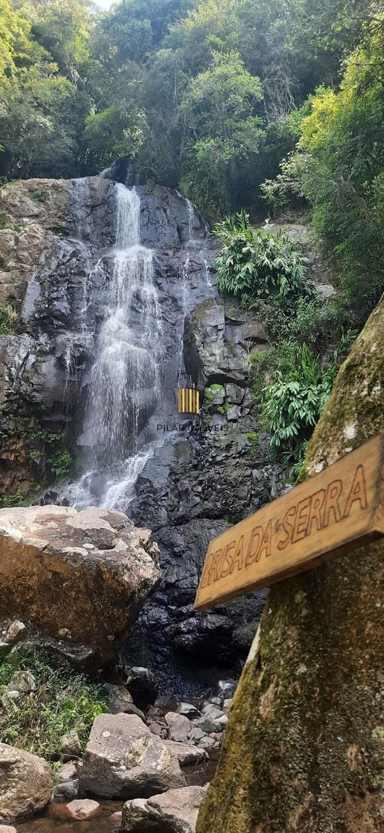 SITIO PARA LAZER E TURISMO.  COM TODAS AS LICENÇAS, URBANIZADO PRONTO PARA INVESTIMENTO EM TURISMO