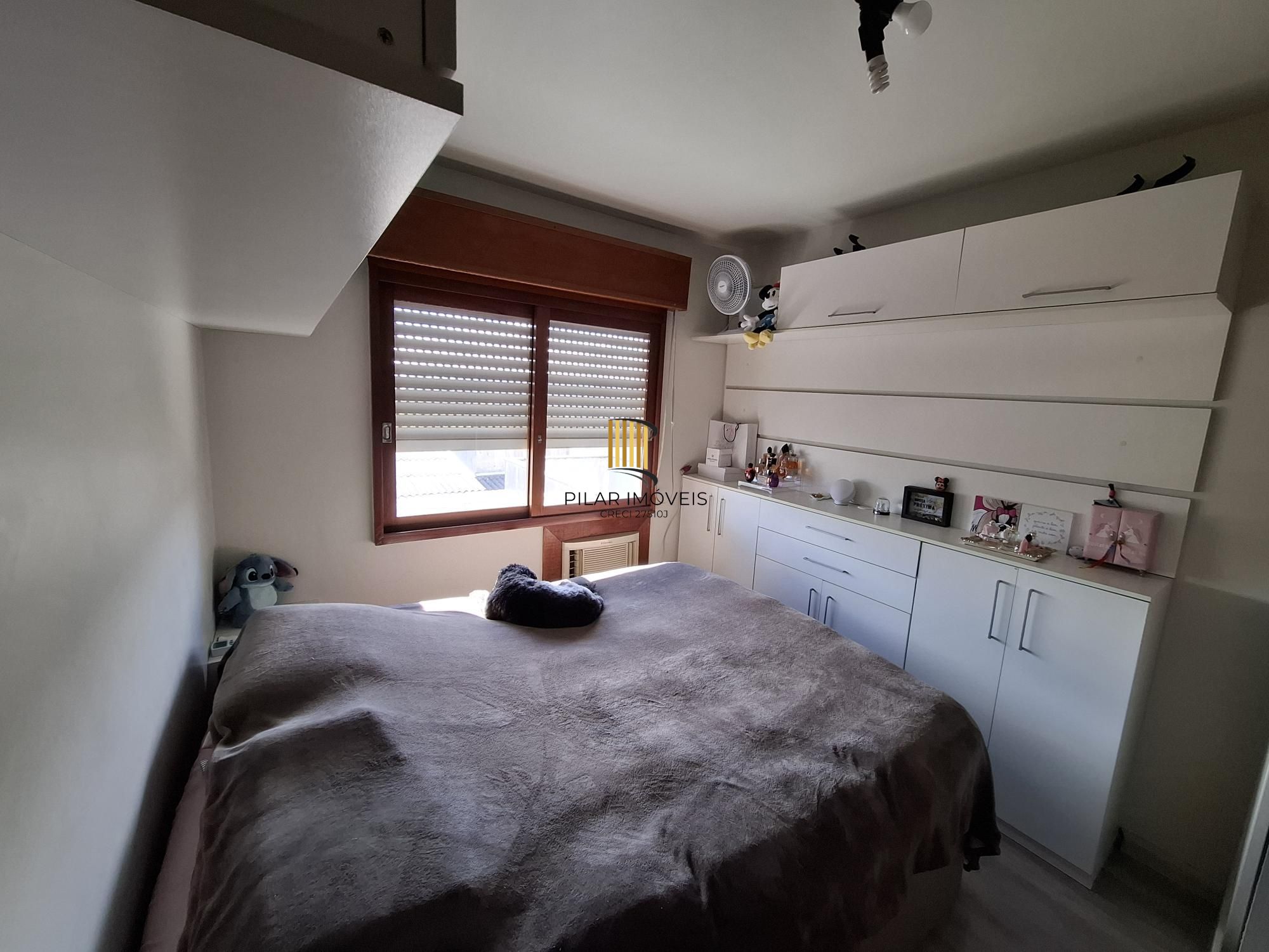 Apartamento amplo de 1 dormitório, 1 vaga, churrasqueira e área de serviço separada.