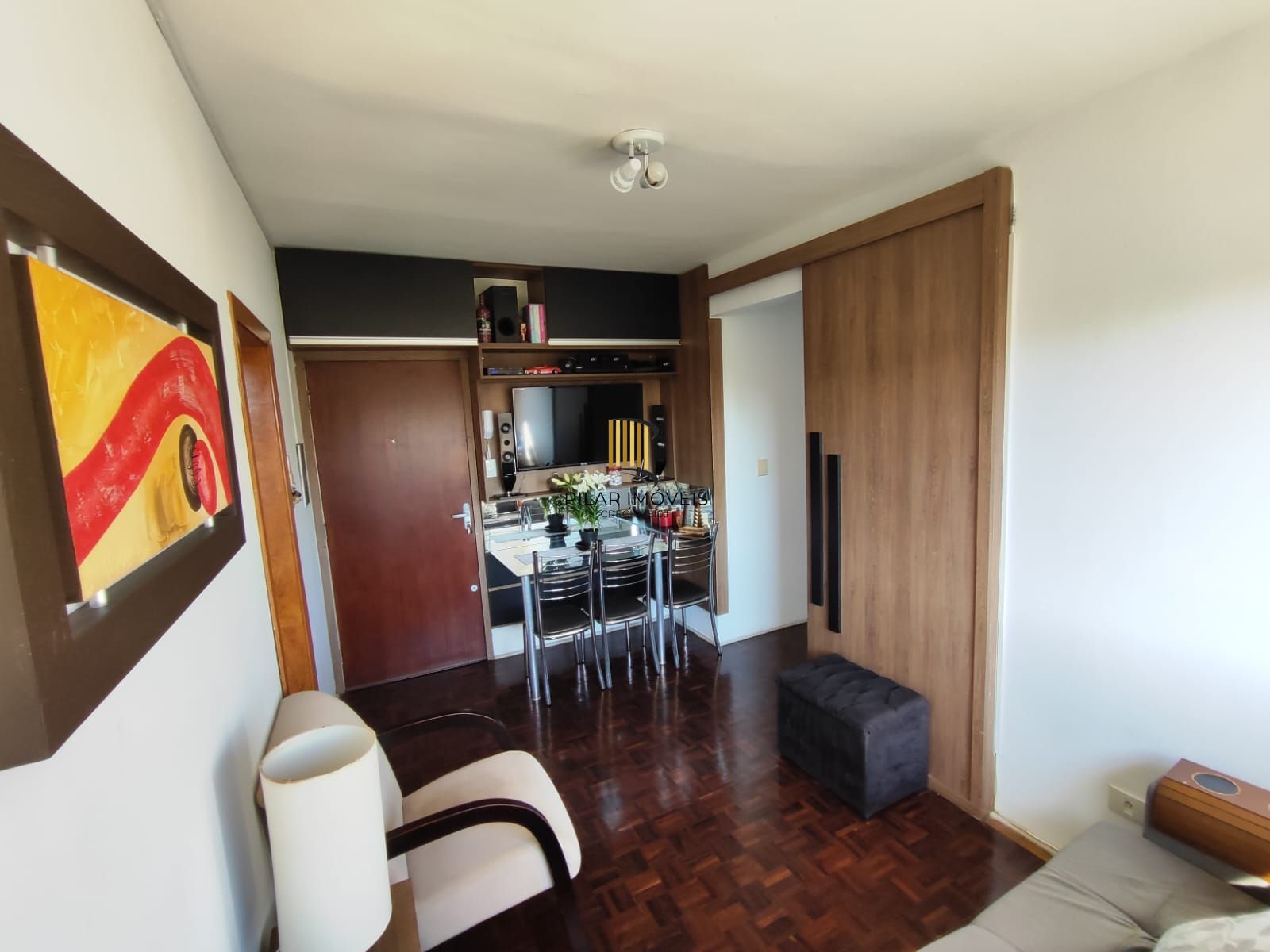 Apartamento dois dormitórios , com vaga de garagem, Bairro Vila Nova!