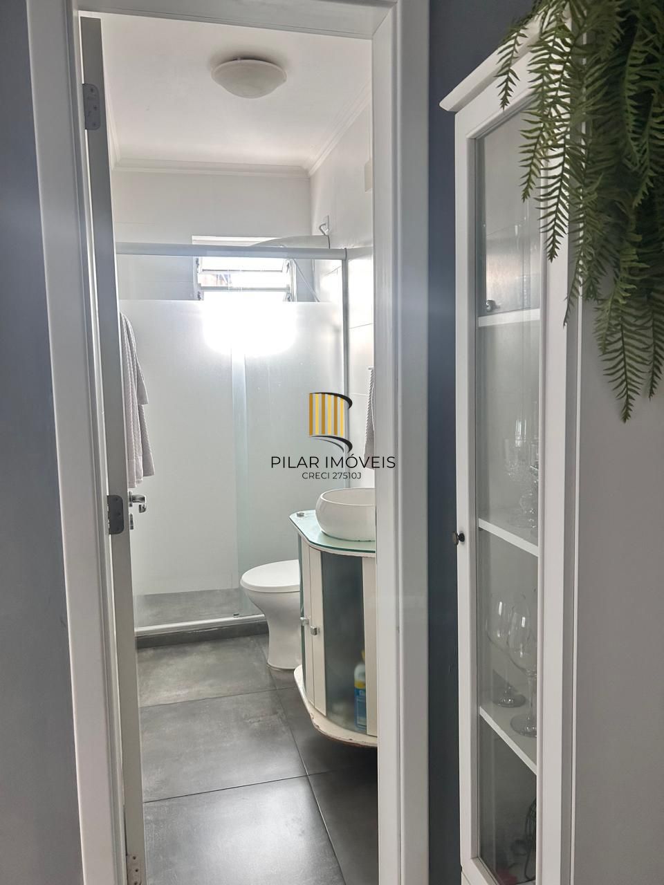 Vendo apartamento semi mobiliado, 1 dorm. , sala, quarto, banheiro, lavanderia, 4°.