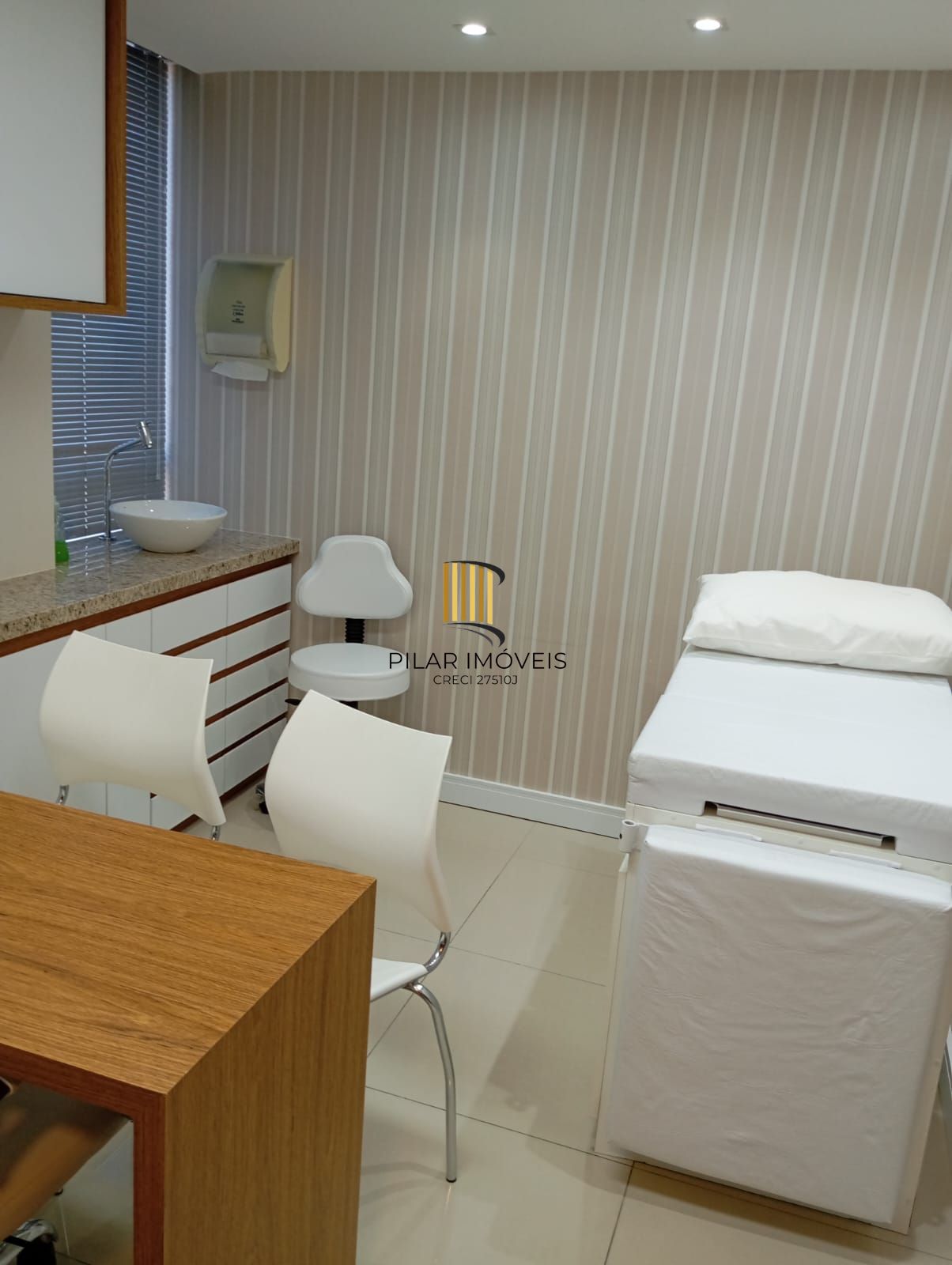 Consultório médico todo mobiliado no MOINHOS - Pilar Imóveis