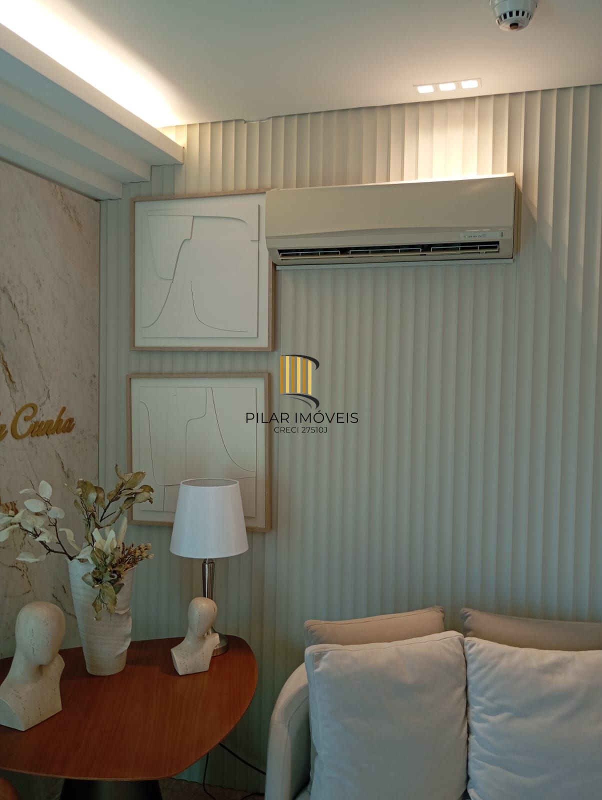 CLÍNICA DECORADA COM VISTA PARA O GUAÍBA