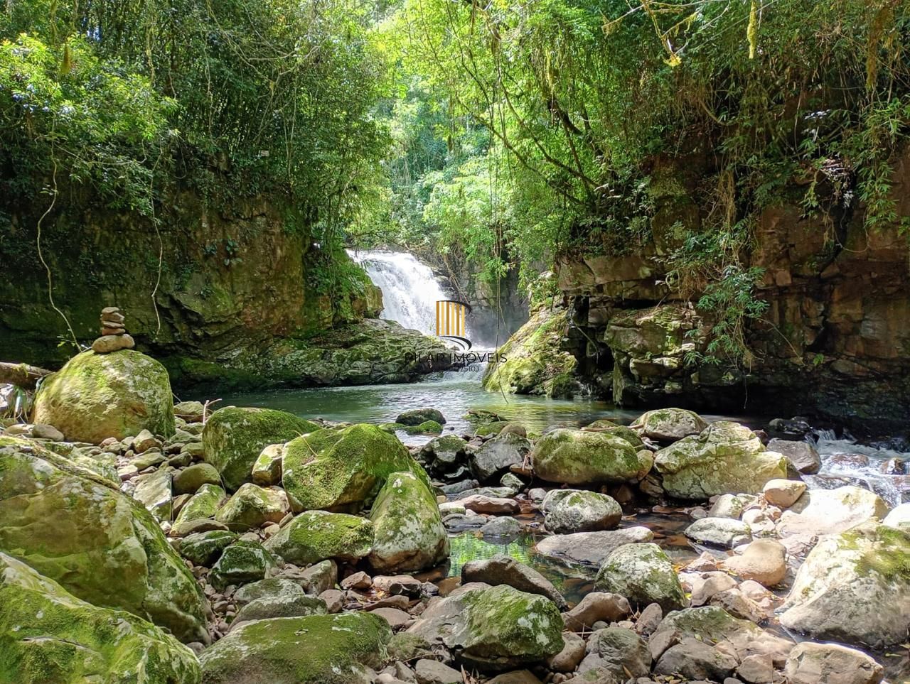 SITIO PARA LAZER E TURISMO.  COM TODAS AS LICENÇAS, URBANIZADO PRONTO PARA INVESTIMENTO EM TURISMO