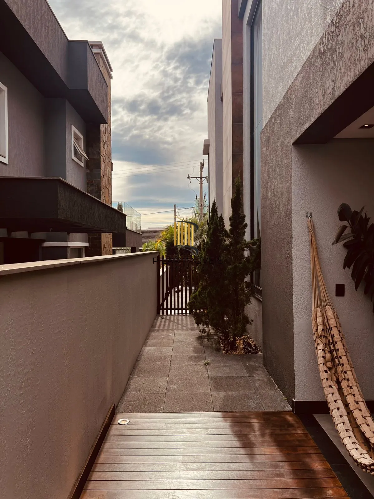 Casa de Condomínio 3 dormitórios no bairro São Vicente