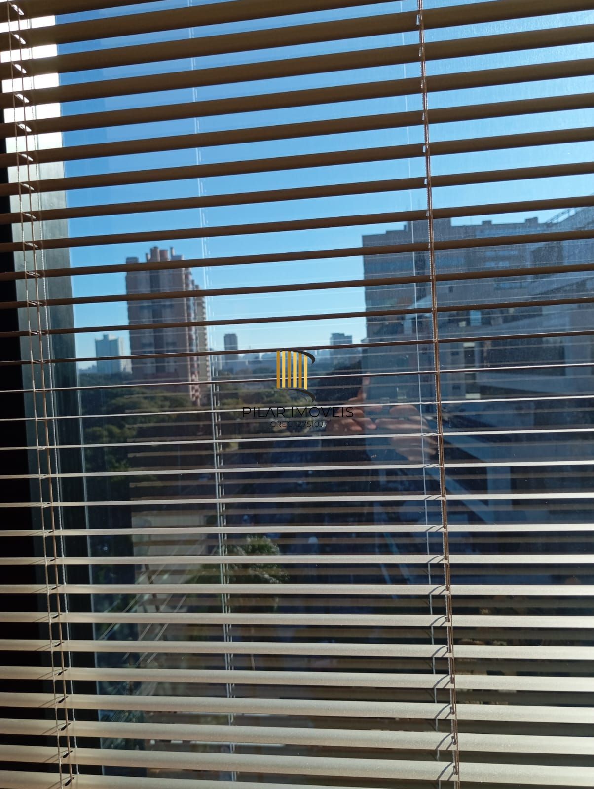 CLÍNICA DECORADA COM VISTA PARA O GUAÍBA