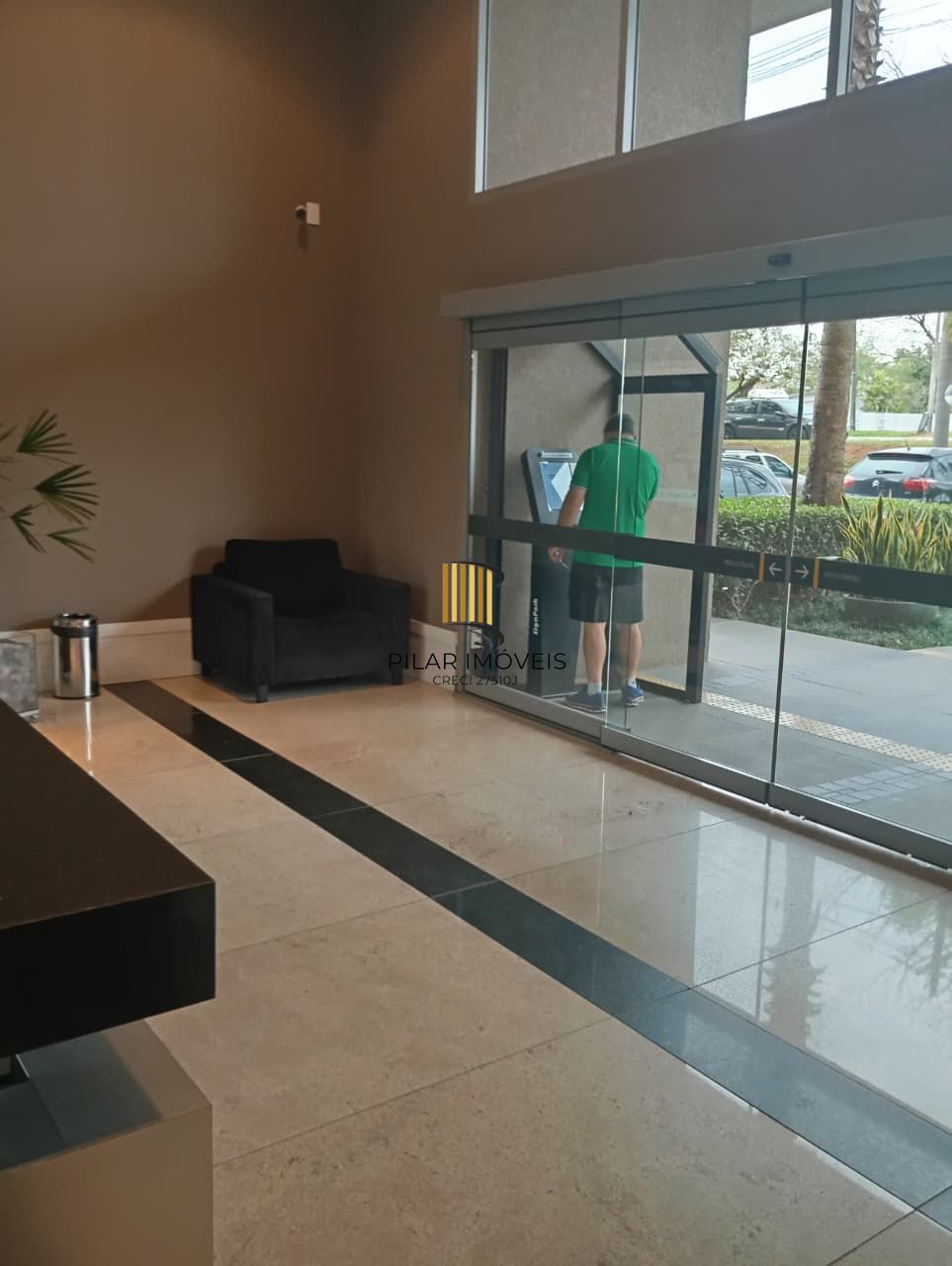 SALA COM VAGA 25m² VENDA / ALUGUEL