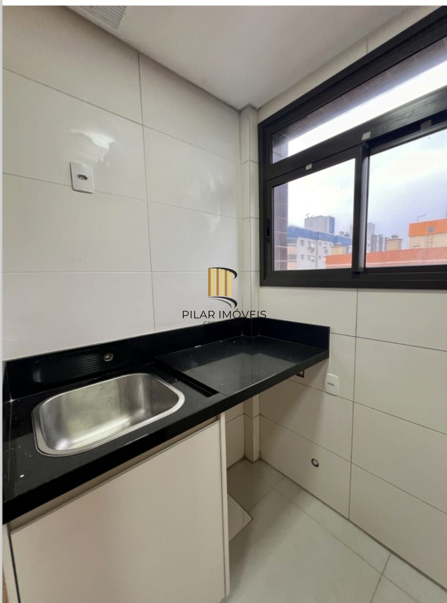 Apto Vila Àpia, Capão da Canoa, 154m², 03 suítes, lavabo, 2 vagas. Pertinho do mar, de frente pra avenida!