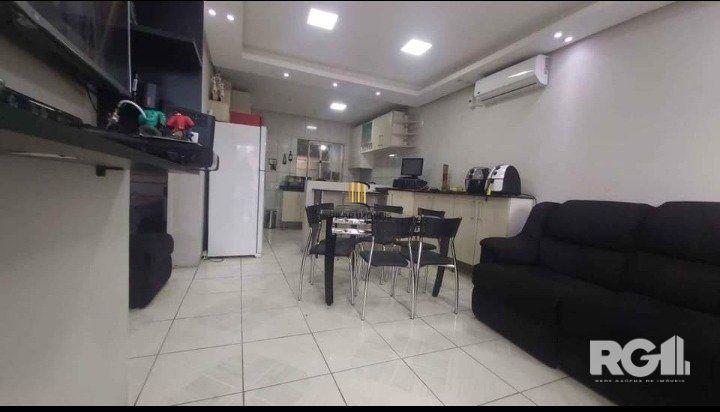Casa 3 dormitórios no bairro Glória