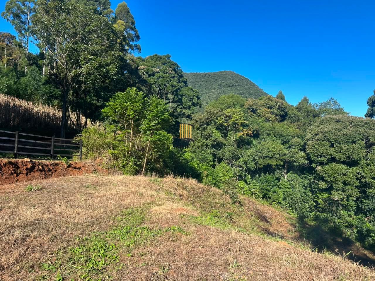 SITIO PARA LAZER E TURISMO.  COM TODAS AS LICENÇAS, URBANIZADO PRONTO PARA INVESTIMENTO EM TURISMO