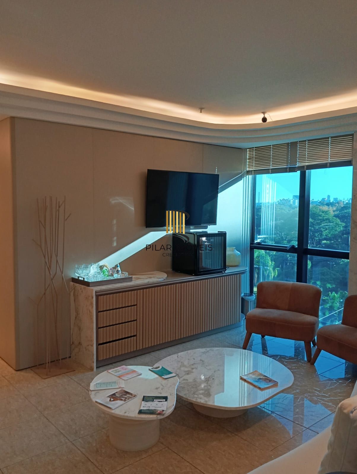 CLÍNICA DECORADA COM VISTA PARA O GUAÍBA