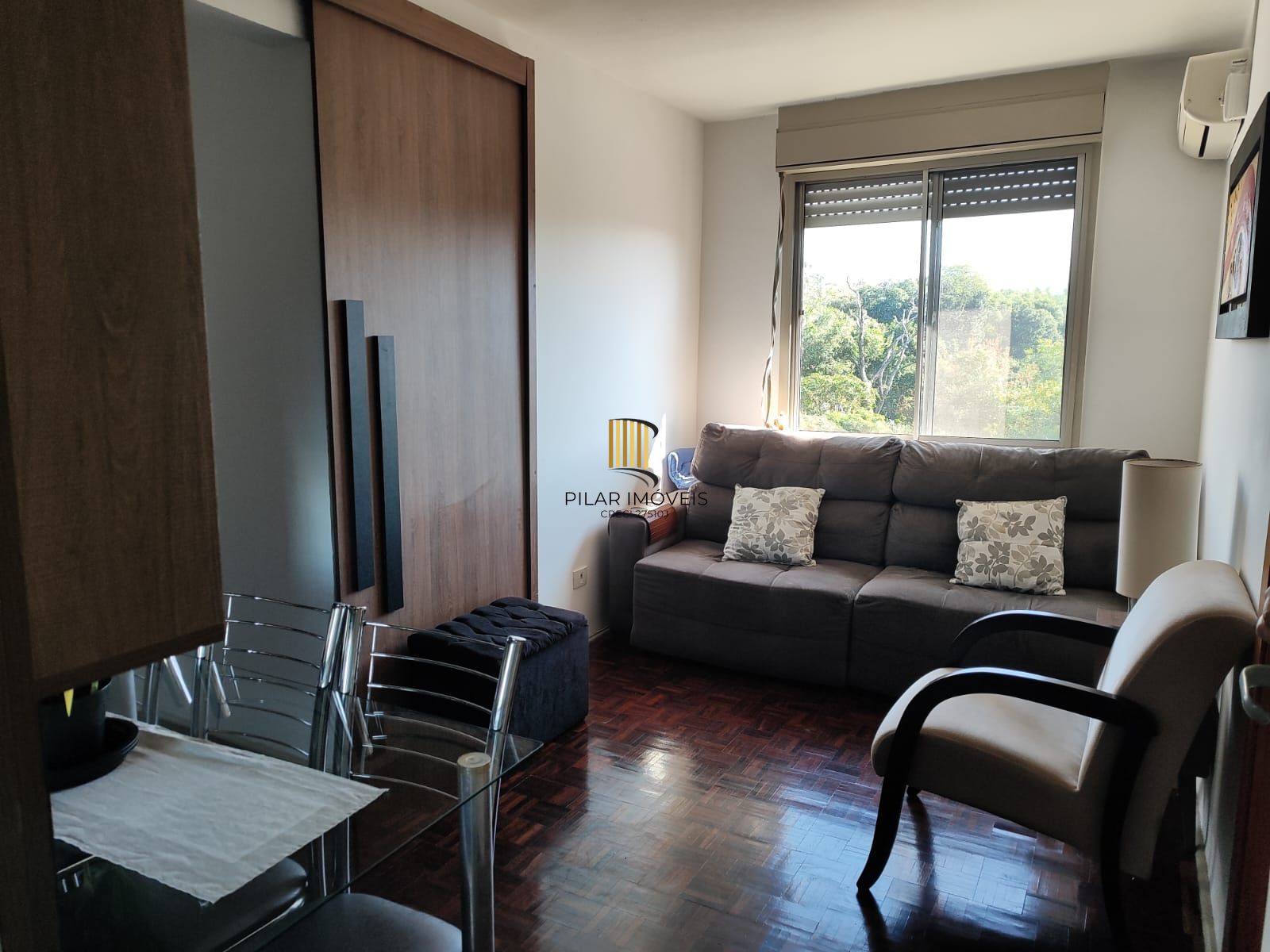 Apartamento dois dormitórios , com vaga de garagem, Bairro Vila Nova!