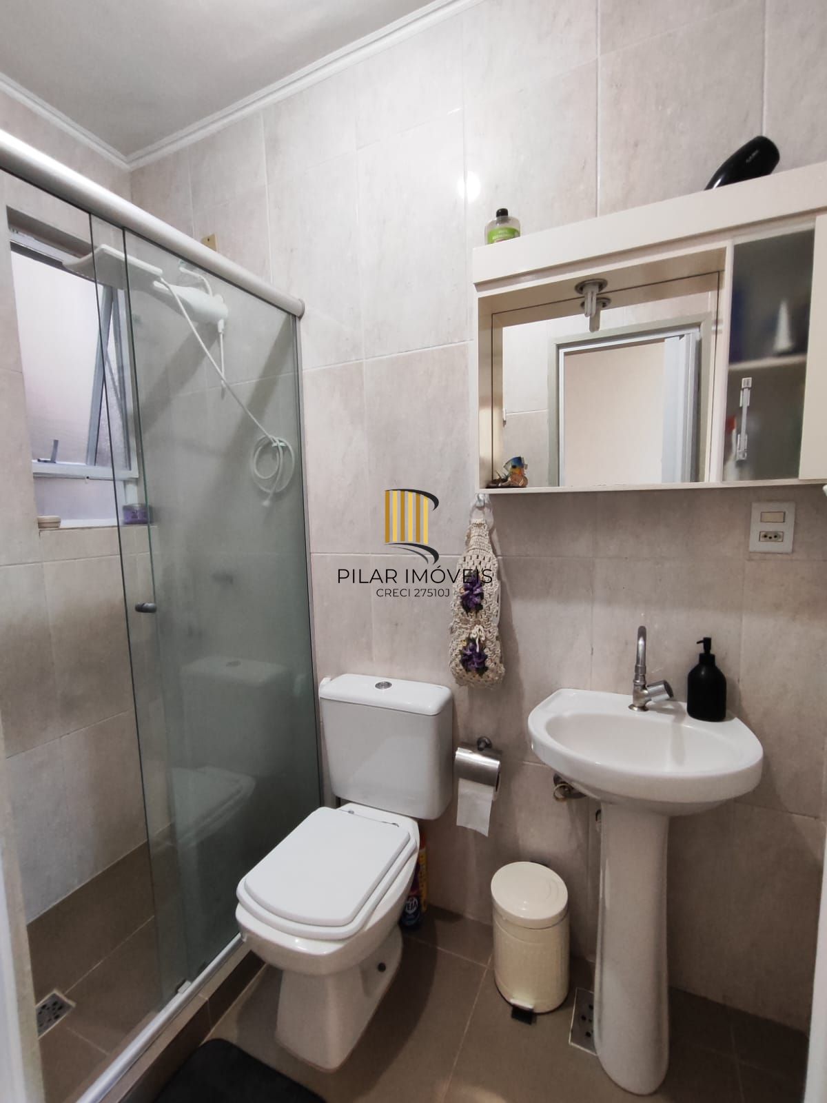 Apartamento dois dormitórios , com vaga de garagem, Bairro Vila Nova!