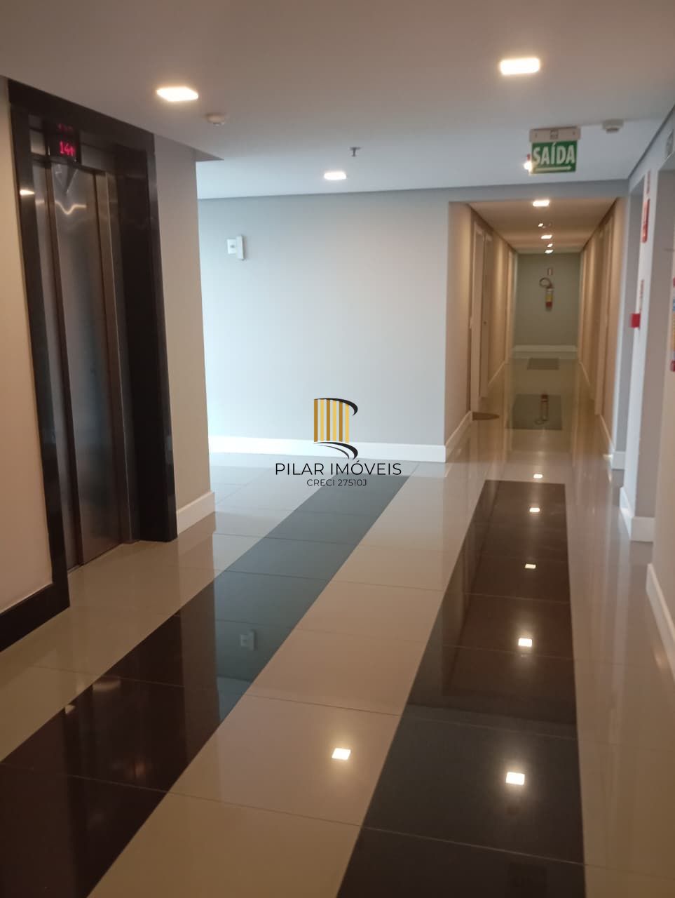 SALA COM VAGA 25m² VENDA / ALUGUEL