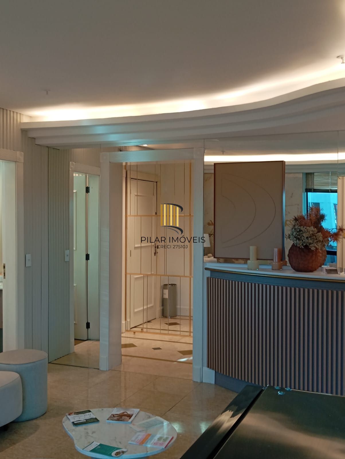 CLÍNICA DECORADA COM VISTA PARA O GUAÍBA