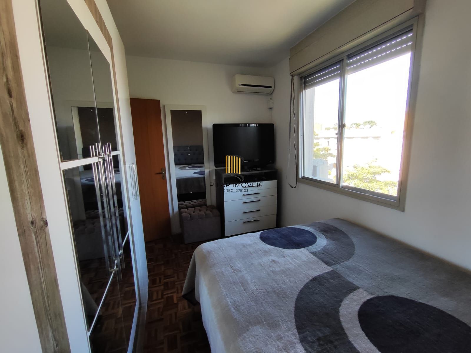 Apartamento dois dormitórios , com vaga de garagem, Bairro Vila Nova!