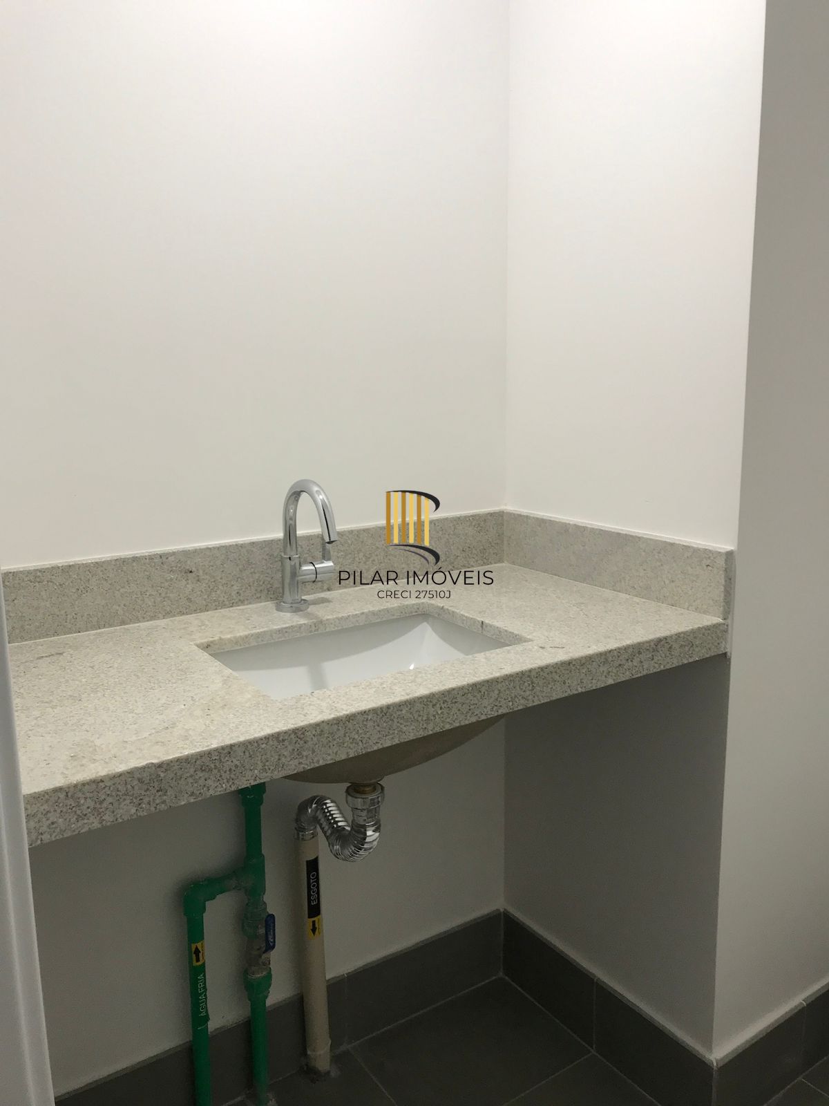 Sala comercial nova no Linked Teresópolis, junto ao Bourbon