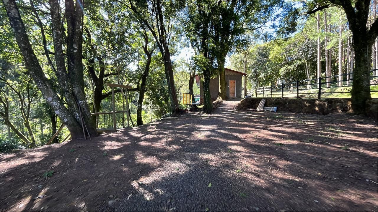 SITIO PARA LAZER E TURISMO.  COM TODAS AS LICENÇAS, URBANIZADO PRONTO PARA INVESTIMENTO EM TURISMO