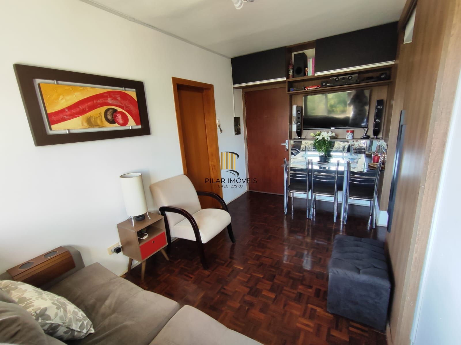 Apartamento dois dormitórios , com vaga de garagem, Bairro Vila Nova!