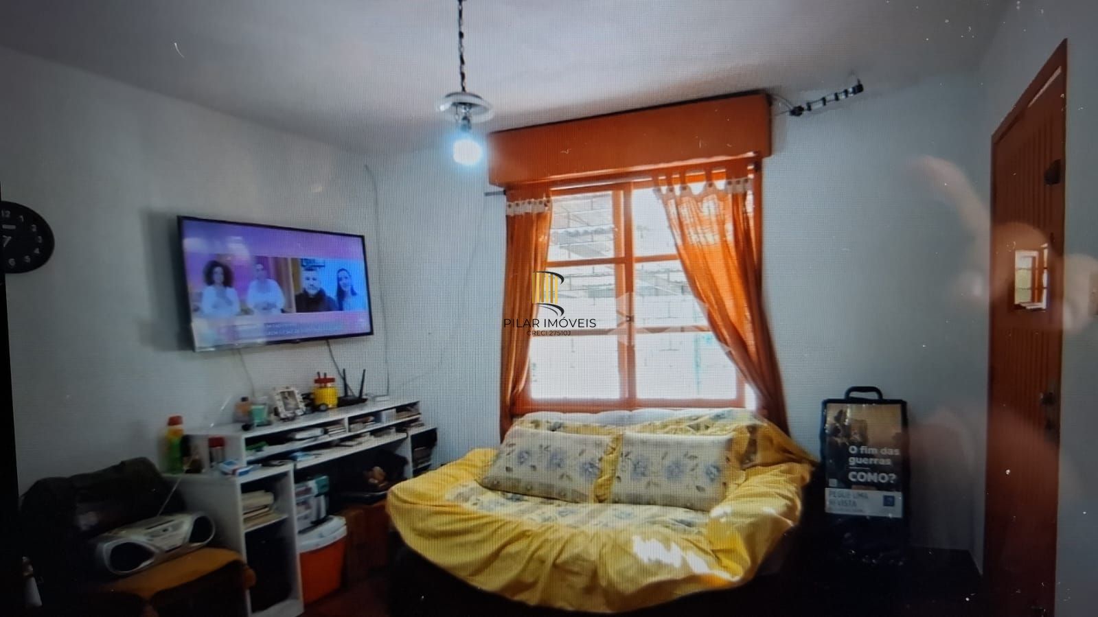 CASA AMPLA, 2 DORMITÓTIOS, 1SUÍTE, SALA, COZINHA, BANHEIRO SOCIAL , 2 VAGAS DE GARAGEM E ÓTIMA LOCALIZAÇÃO!