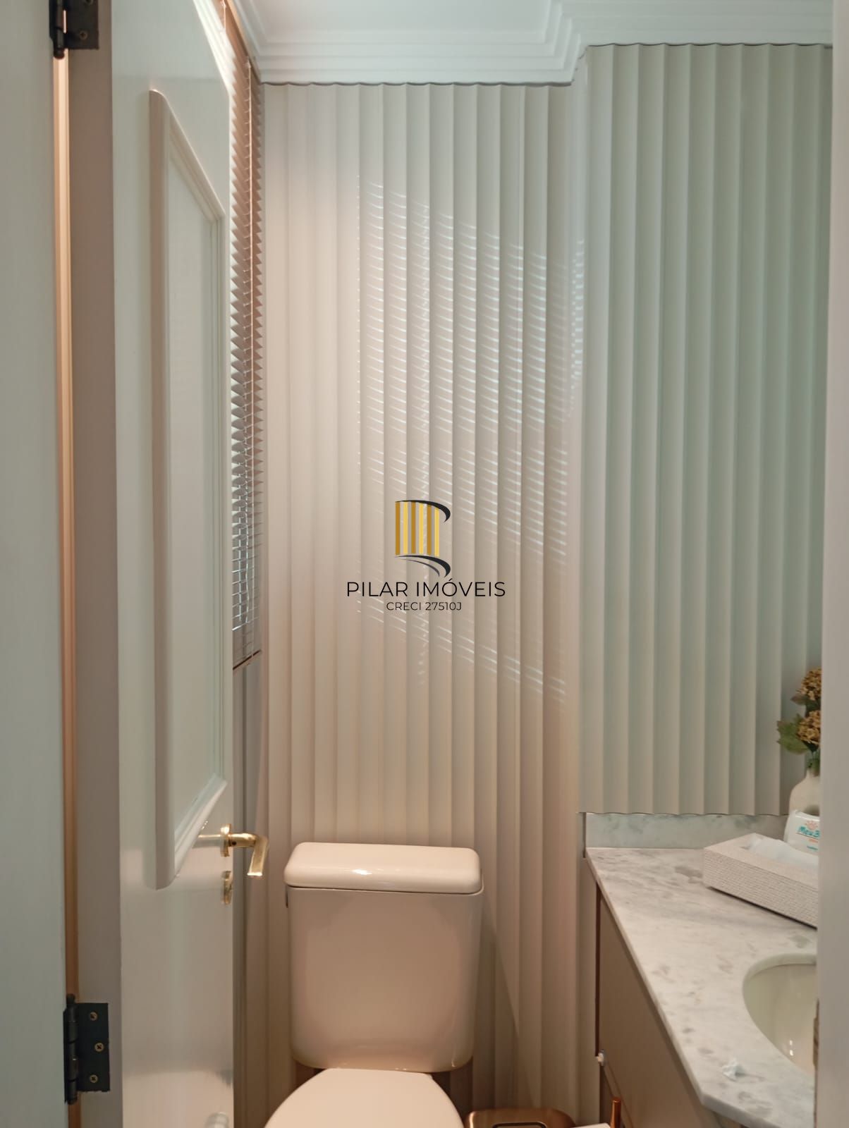 CLÍNICA DECORADA COM VISTA PARA O GUAÍBA