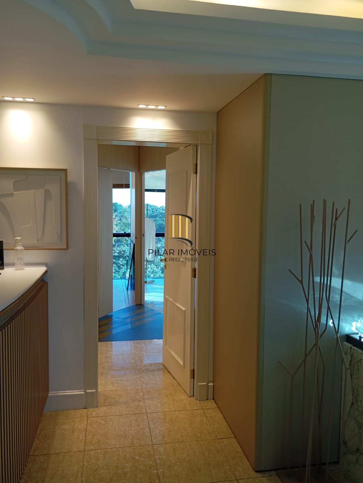 CLÍNICA DECORADA COM VISTA PARA O GUAÍBA