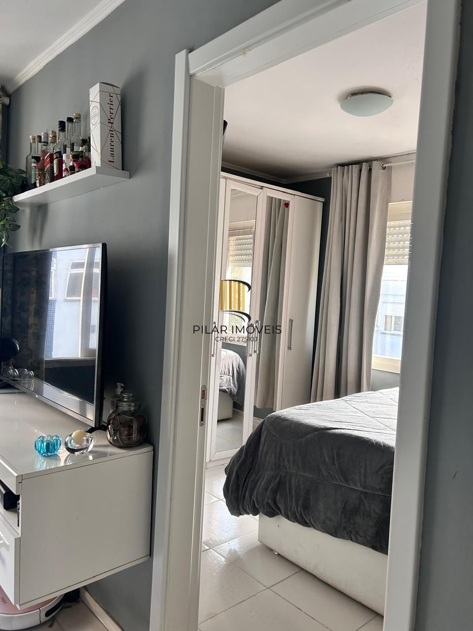 Vendo apartamento semi mobiliado, 1 dorm. , sala, quarto, banheiro, lavanderia, 4°.