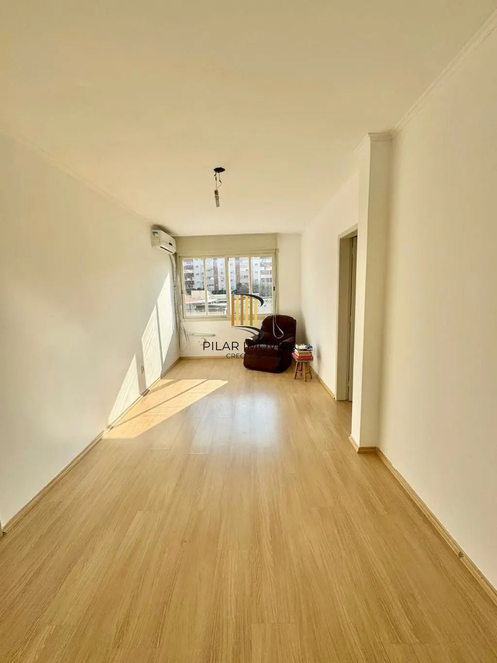 Excelente apartamento 2 quartos 1 vaga de garagem escriturada prédio com elevador a venda no bairro Menino Deus, - Pilar Imóveis