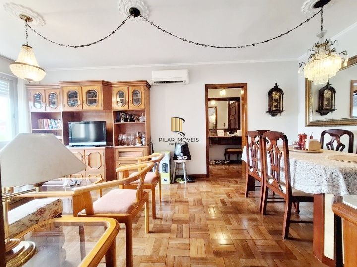 Excelente apartamento 3 quartos 1 vaga de garagem escriturada prédio com elevador a venda no bairro Menino Deus,