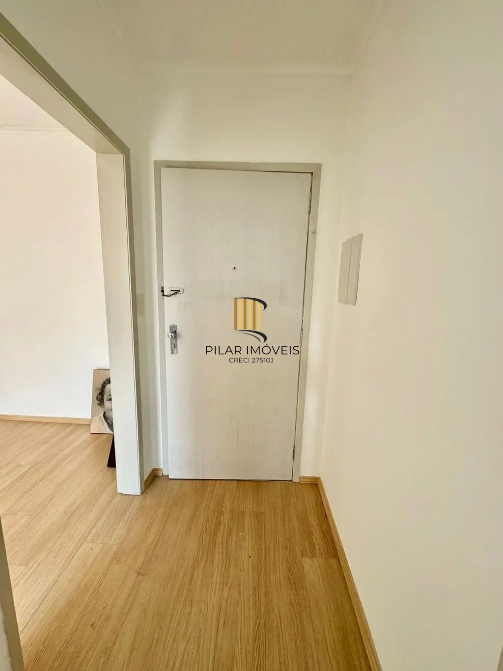 Excelente apartamento 2 quartos 1 vaga de garagem escriturada prédio com elevador a venda no bairro Menino Deus,