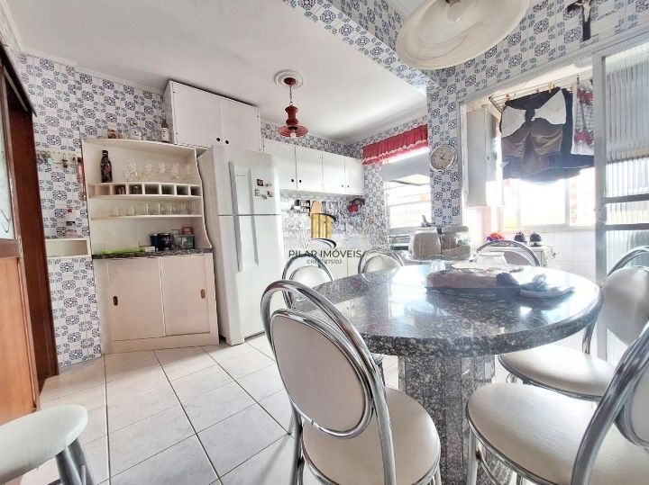 Excelente apartamento 3 quartos 1 vaga de garagem escriturada prédio com elevador a venda no bairro Menino Deus,
