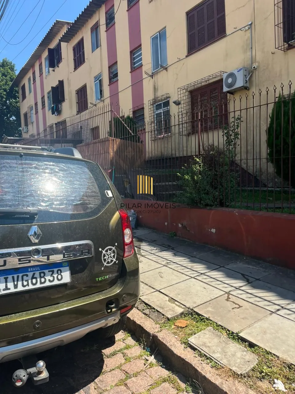 Apartamento 2 Dormitórios Reformado com Localização Imbatível