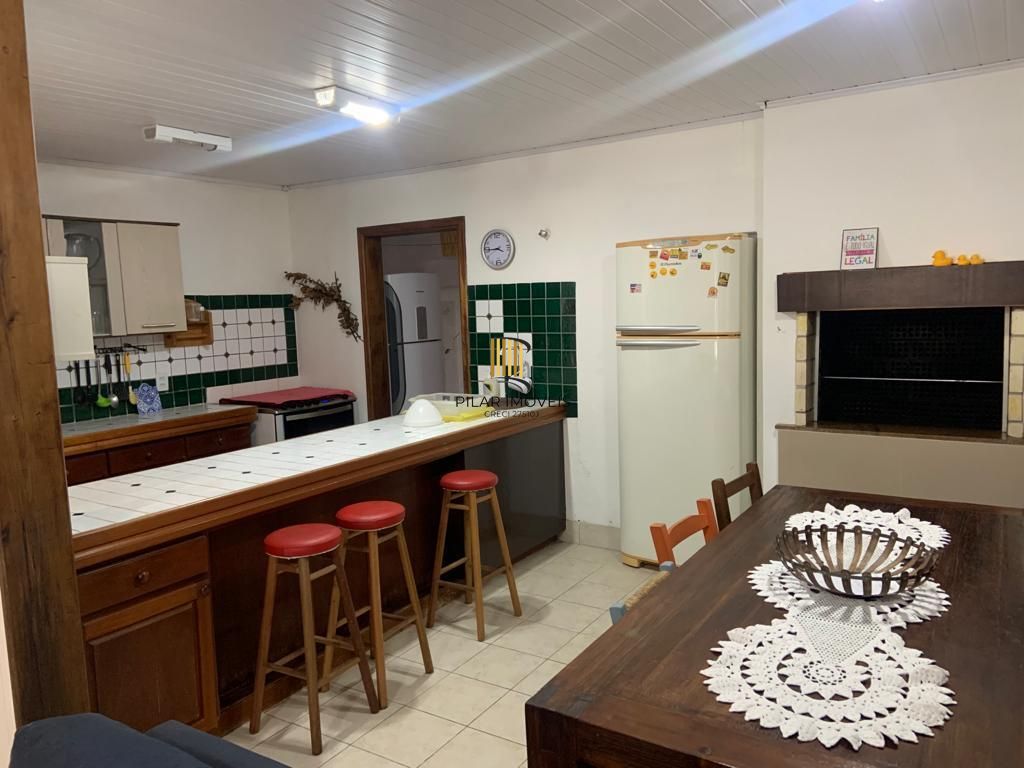 Casa com Piscina e Espaço Gourmet à Venda em  – 3 Dormitórios | Mariluz Plano D