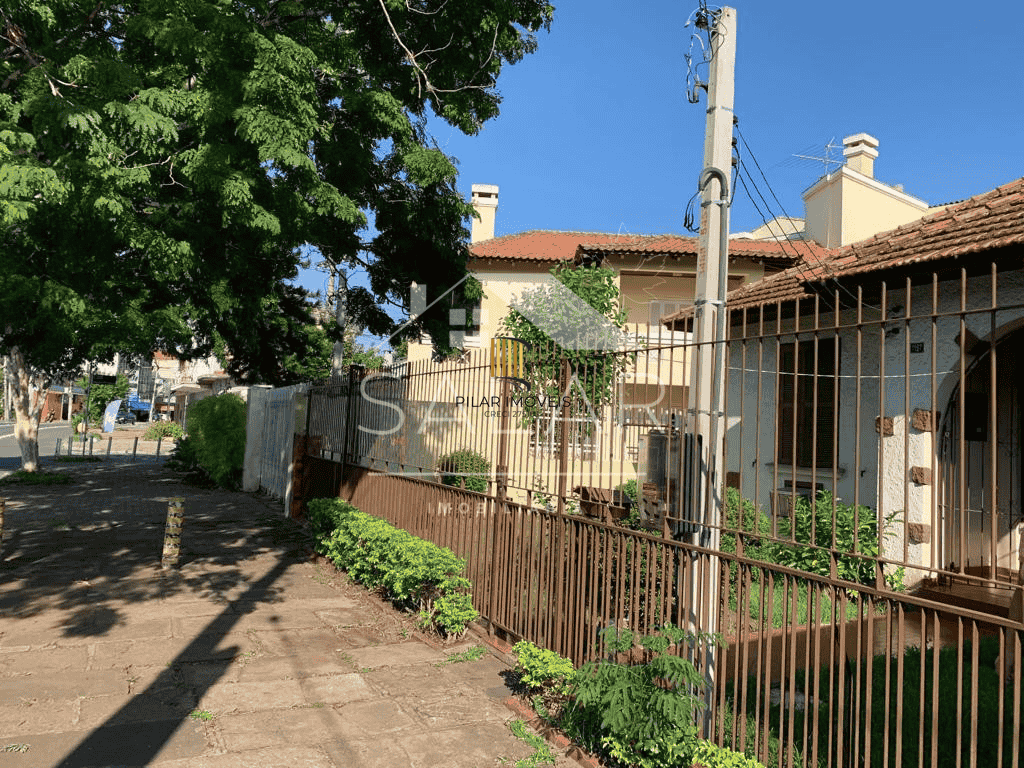 Casa na Av. Assis Brasil, Bairro Passo da Areia, Porto Alegre/RS