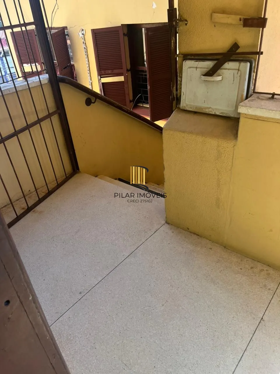 Apartamento 2 Dormitórios Reformado com Localização Imbatível