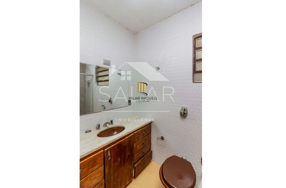 Casa em ótima localização, com 201m², Bairro Medianeira, Porto Alegre/RS